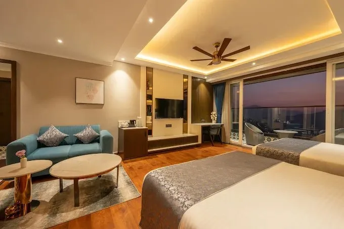  FAMILY SUITE VIEW ROOM WITH A/C & BALCONY 