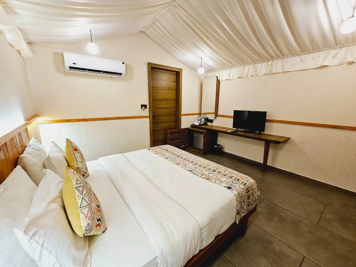 NIRVANA RESORT & RESTAURANT  kevadia — photo 7