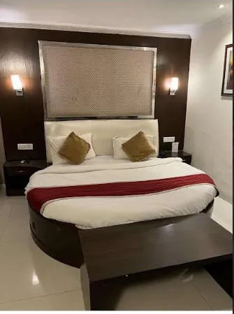 Honeymoon Suit Room 