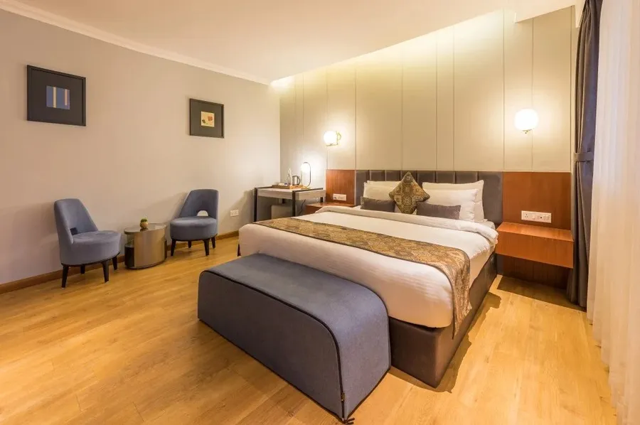 DELUXE ROOM