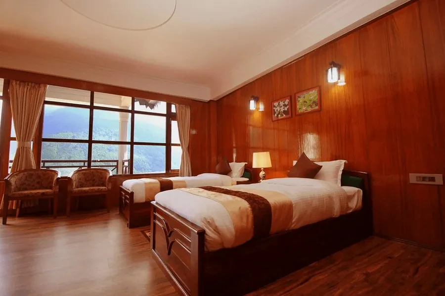FAMILY PARTIAL VIEW ROOM
