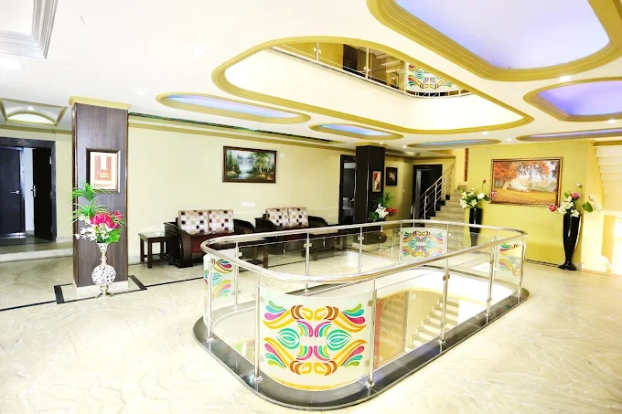 Crown Plaza Residency — photo 2
