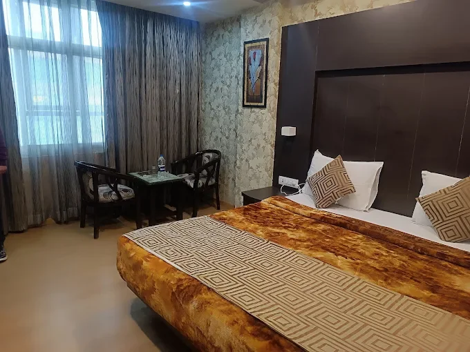 Crown Plaza Residency — photo 8
