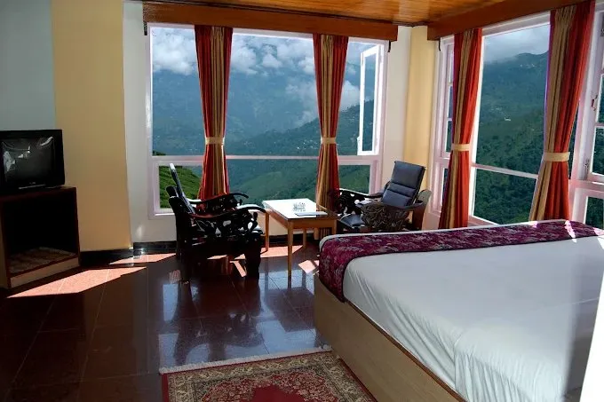 FAMILY VIEW ROOM 