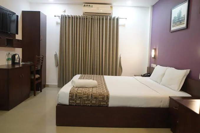 North Centre Hotel — photo 8