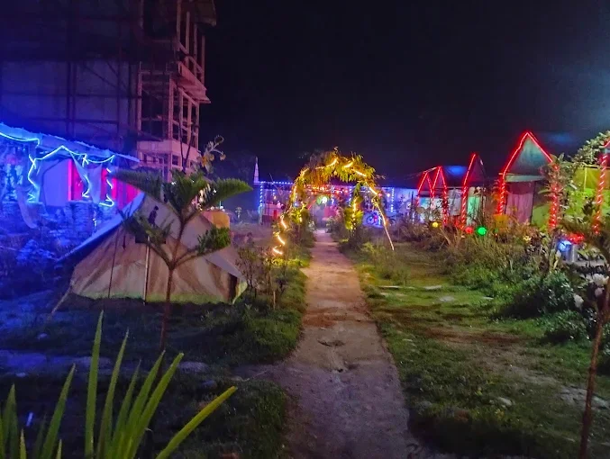Om Himalayan Castle/camp — photo 3