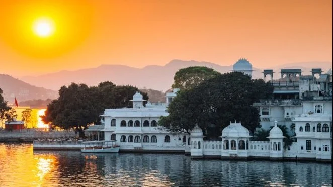 Jaipur & Udaipur Escape | Royal Heritage & Lakes